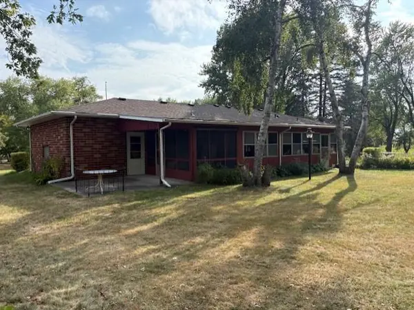 1445 Floral DR W, Arden Hills, MN 55112