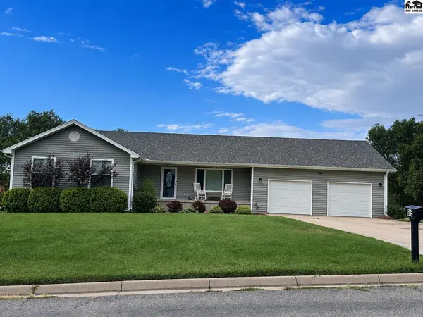 605 W 10th St, Pratt, KS 67124
