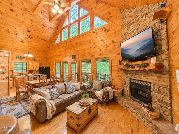 1630 Majestic Oak Way, Sevierville, TN 37876