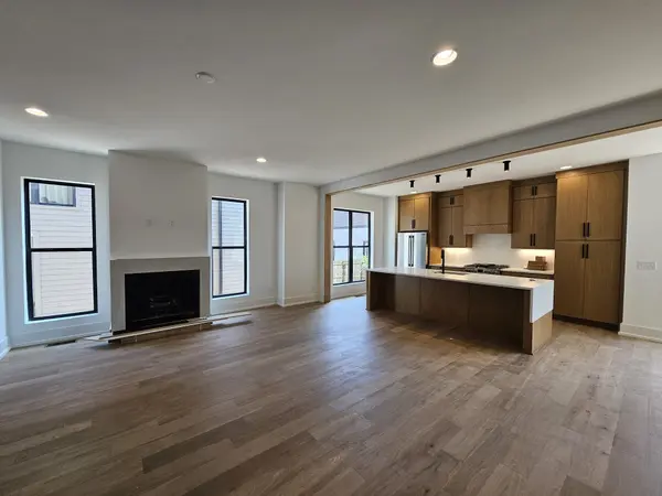 108B N 9th St, Nashville, TN 37206