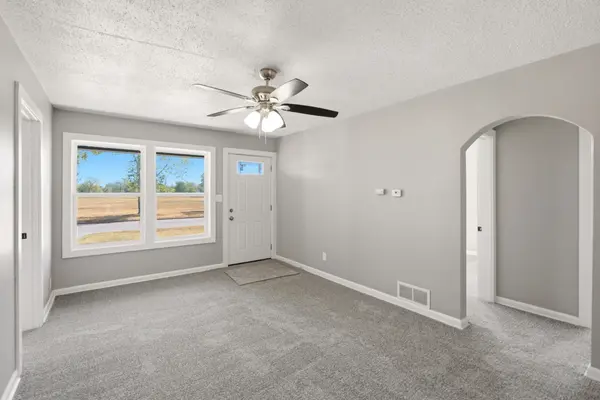 1825 S Elizabeth, Wichita, KS 67213