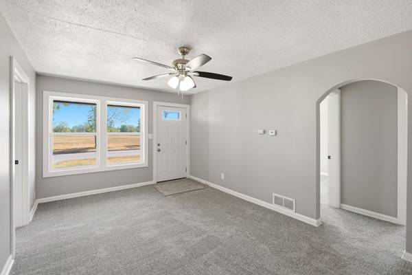 1825 S Elizabeth, Wichita, KS 67213
