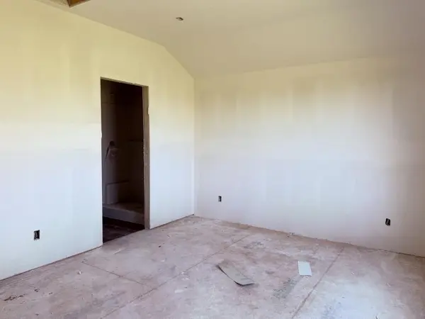 719 W Brook Hollow RD, Nixa, MO 65714