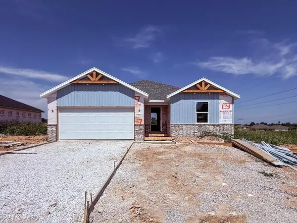 719 W Brook Hollow RD, Nixa, MO 65714