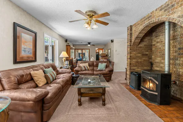 1740 Briarwood DR, Marshfield, MO 65706