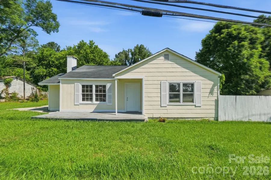 1208 E Arch ST, Lancaster, SC 29720