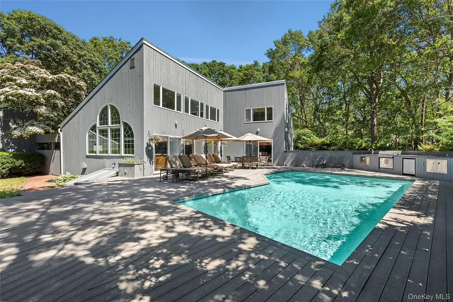 26 Pheasant RUN, Quogue, NY 11959