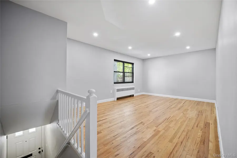 73-25 220th ST #137A2, Oakland Gardens, NY 11364