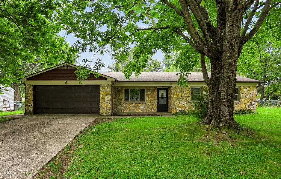 1384 Countryside LN, Indianapolis, IN 46231
