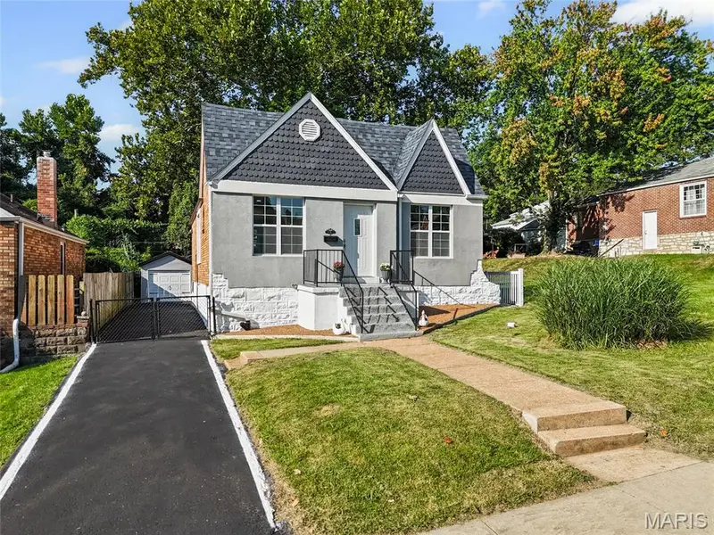 104 Shetland DR, St Louis, MO 63125