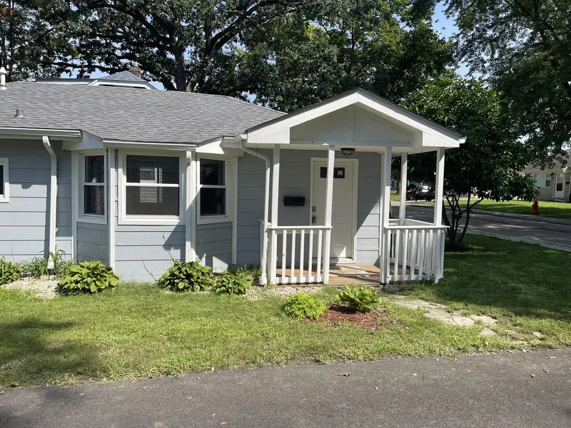 418 Midway DR, Mundelein, IL 60060