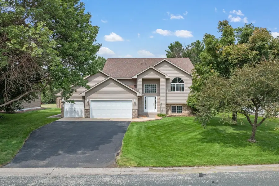 725 103rd AVE NE, Blaine, MN 55434