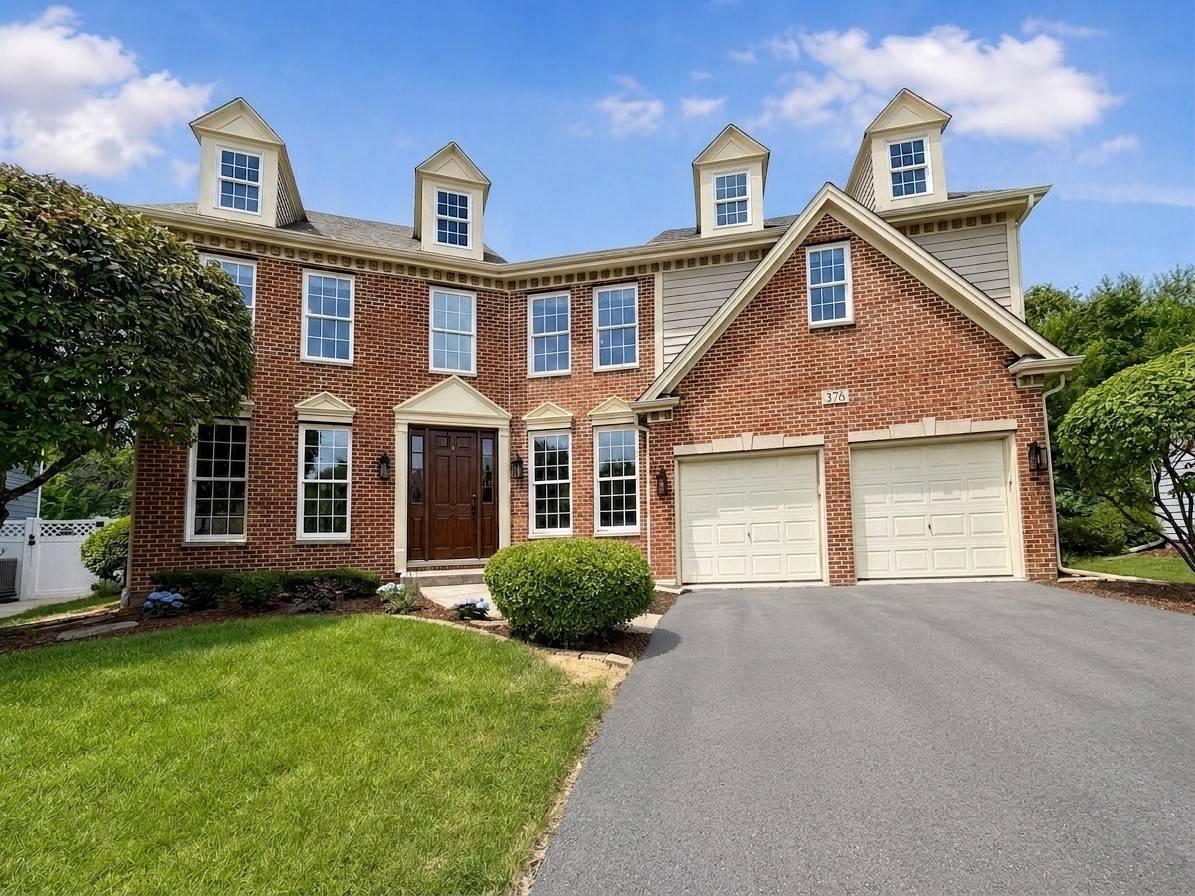 376 Amy CT, Glen Ellyn, IL 60137