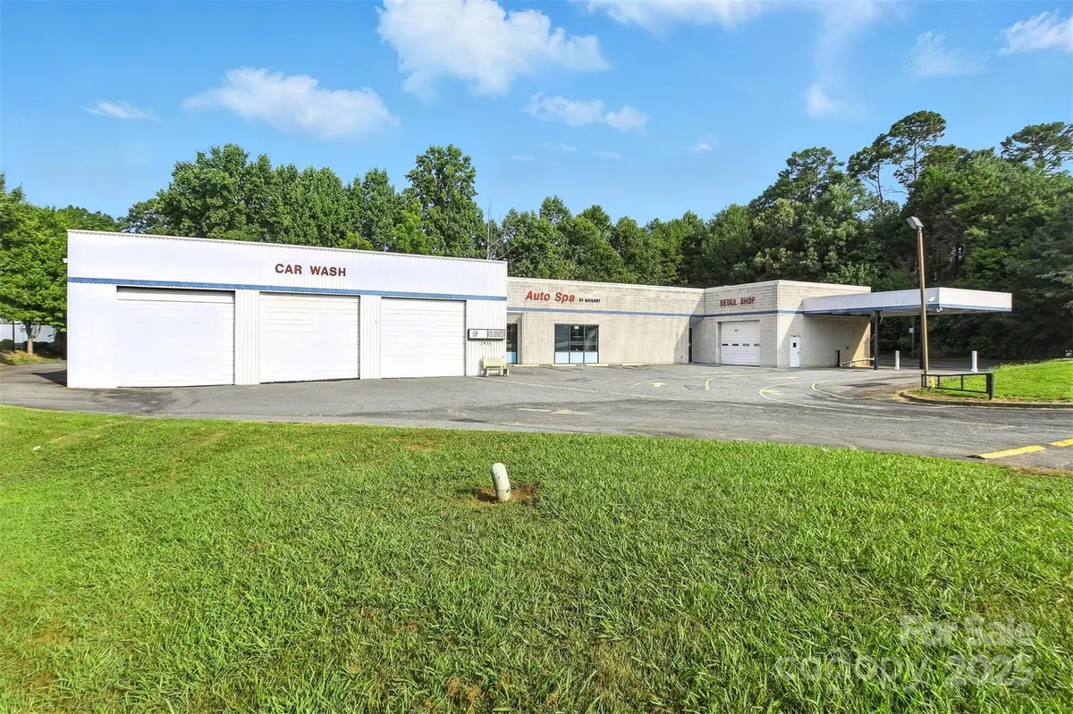 2931 N Center ST, Hickory, NC 28601