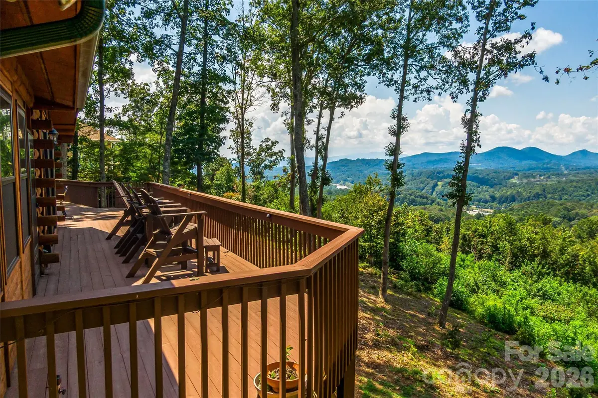 82 Running Ridge RD, Asheville, NC 28804