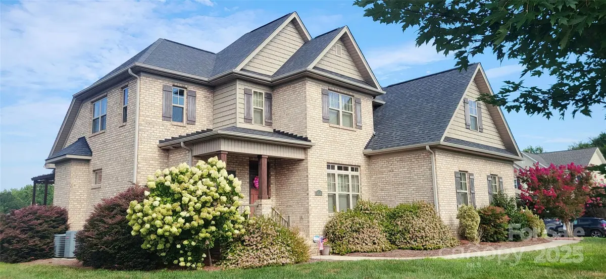 153 Caudle Meadows DR, Advance, NC 27006