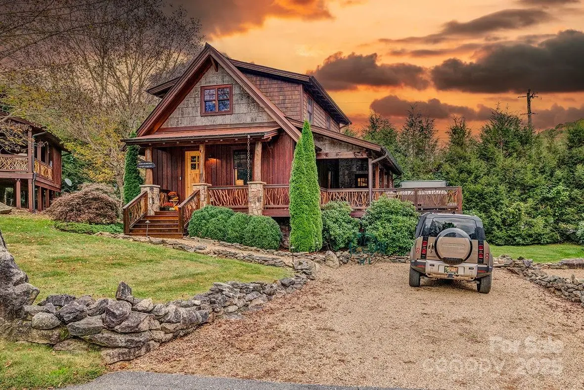 56 Eagle Cottage LN, Banner Elk, NC 28604