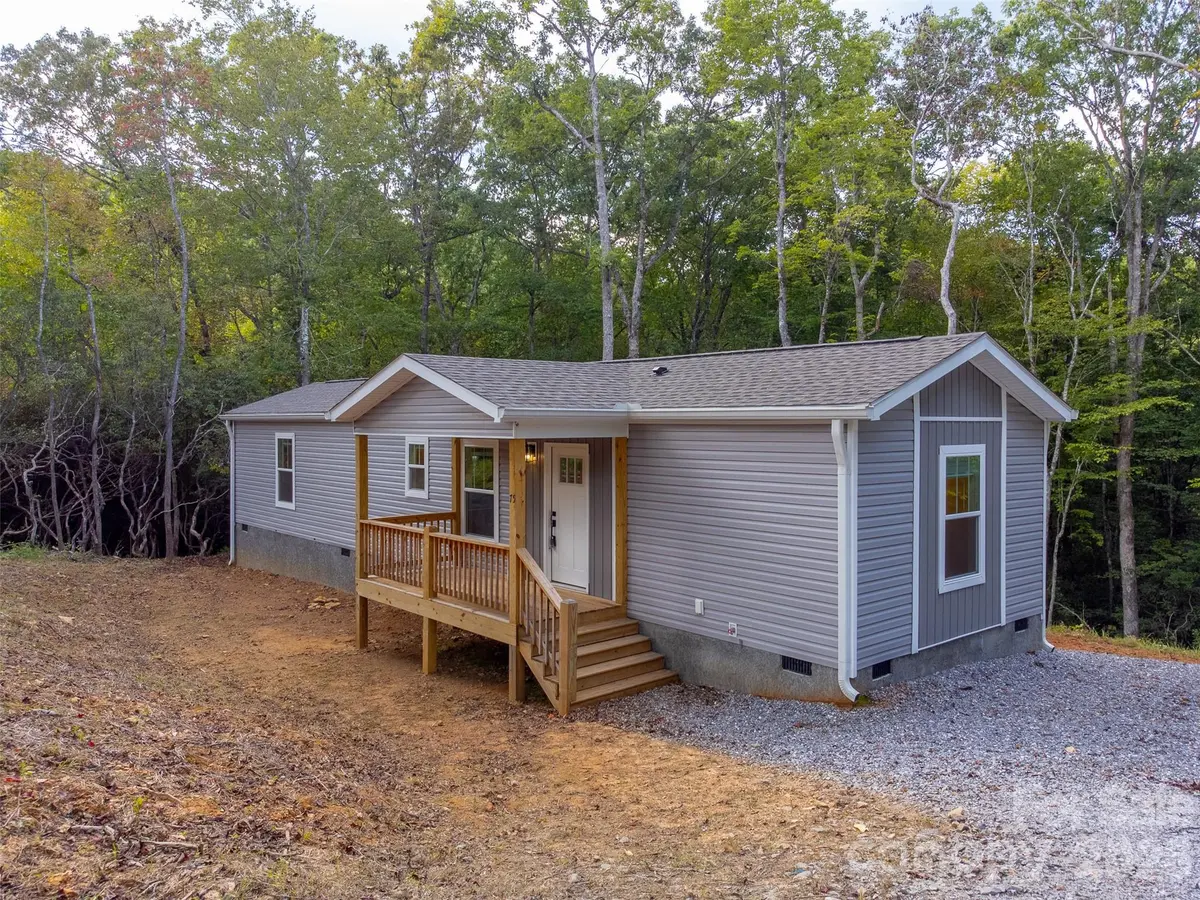 75 Windswept LN, Hayesville, NC 28904