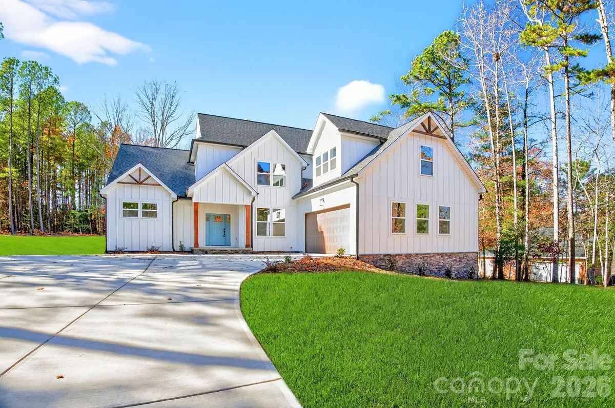 51 Windsor DR, Taylorsville, NC 28681