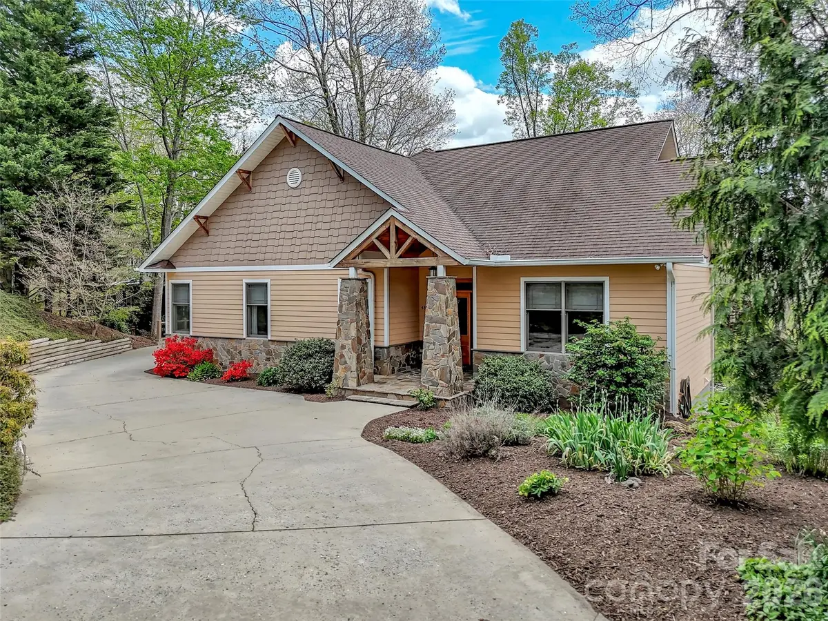 48 Hoosier CT, Lake Junaluska, NC 28745