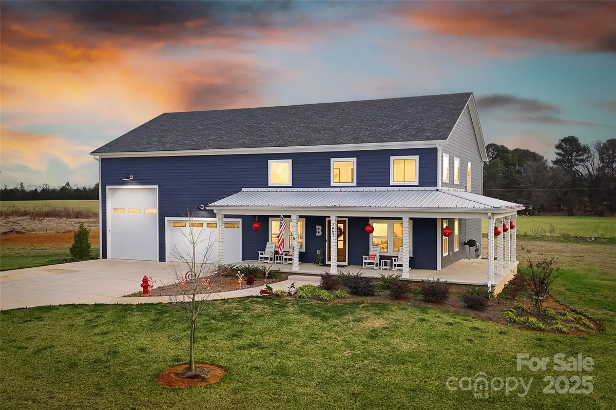 2062 Vineyard Estates LN, Lincolnton, NC 28690