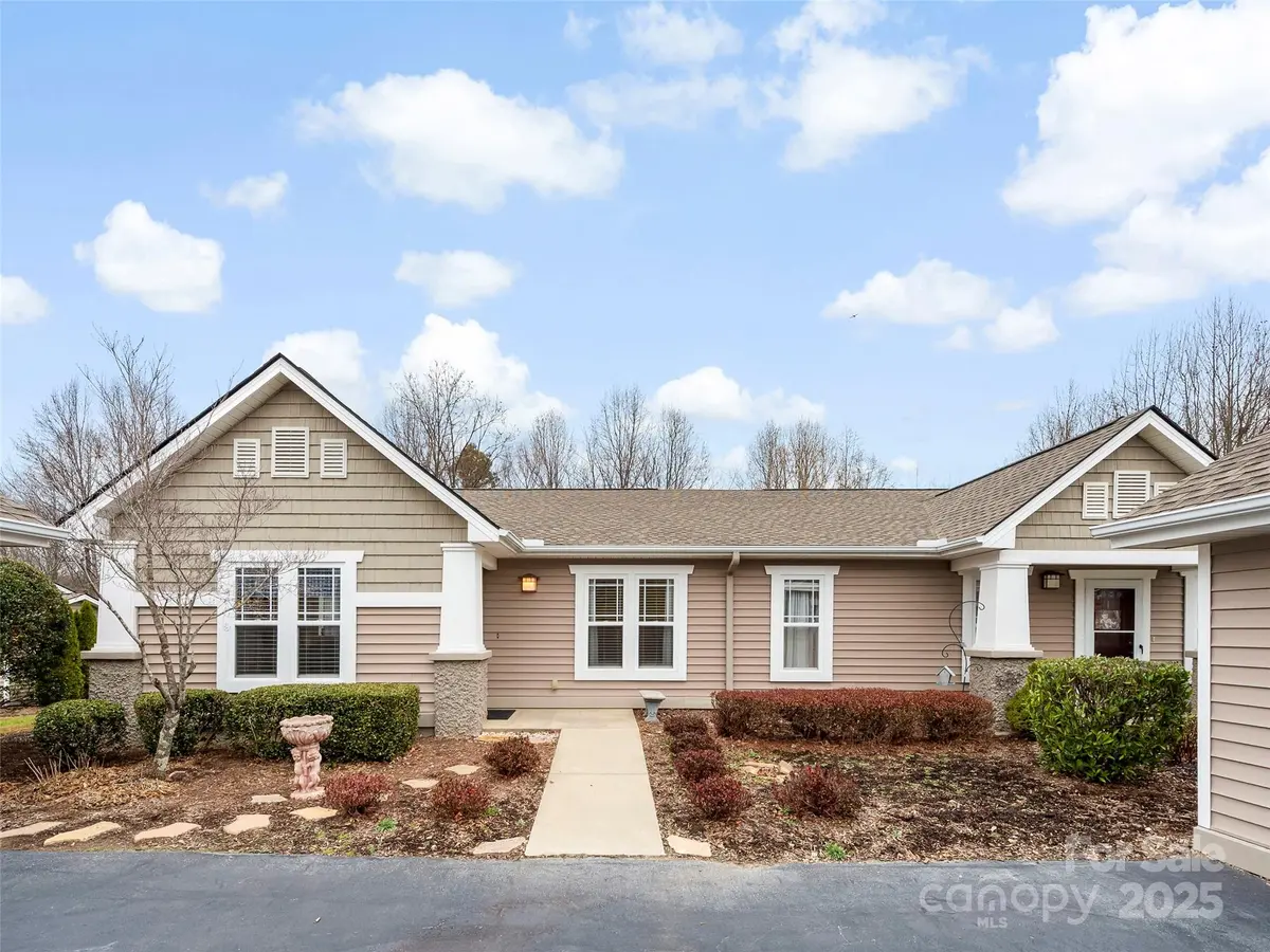 3901 Wood Duck WAY, Hendersonville, NC 28792