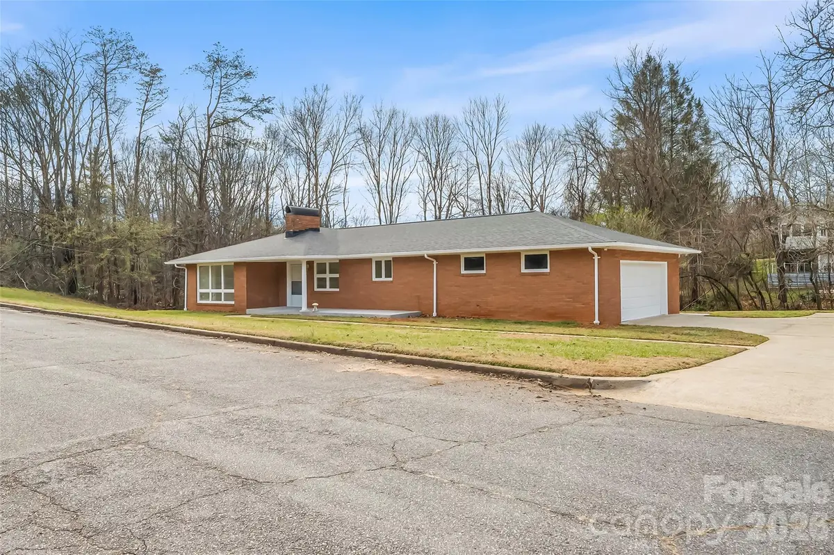 212 Shuping ST, Morganton, NC 28655