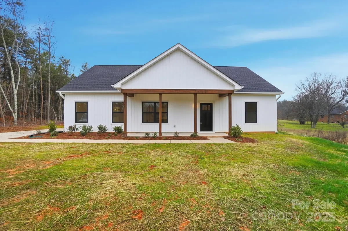124 Rollingbrook RD, Kings Mountain, NC 28086