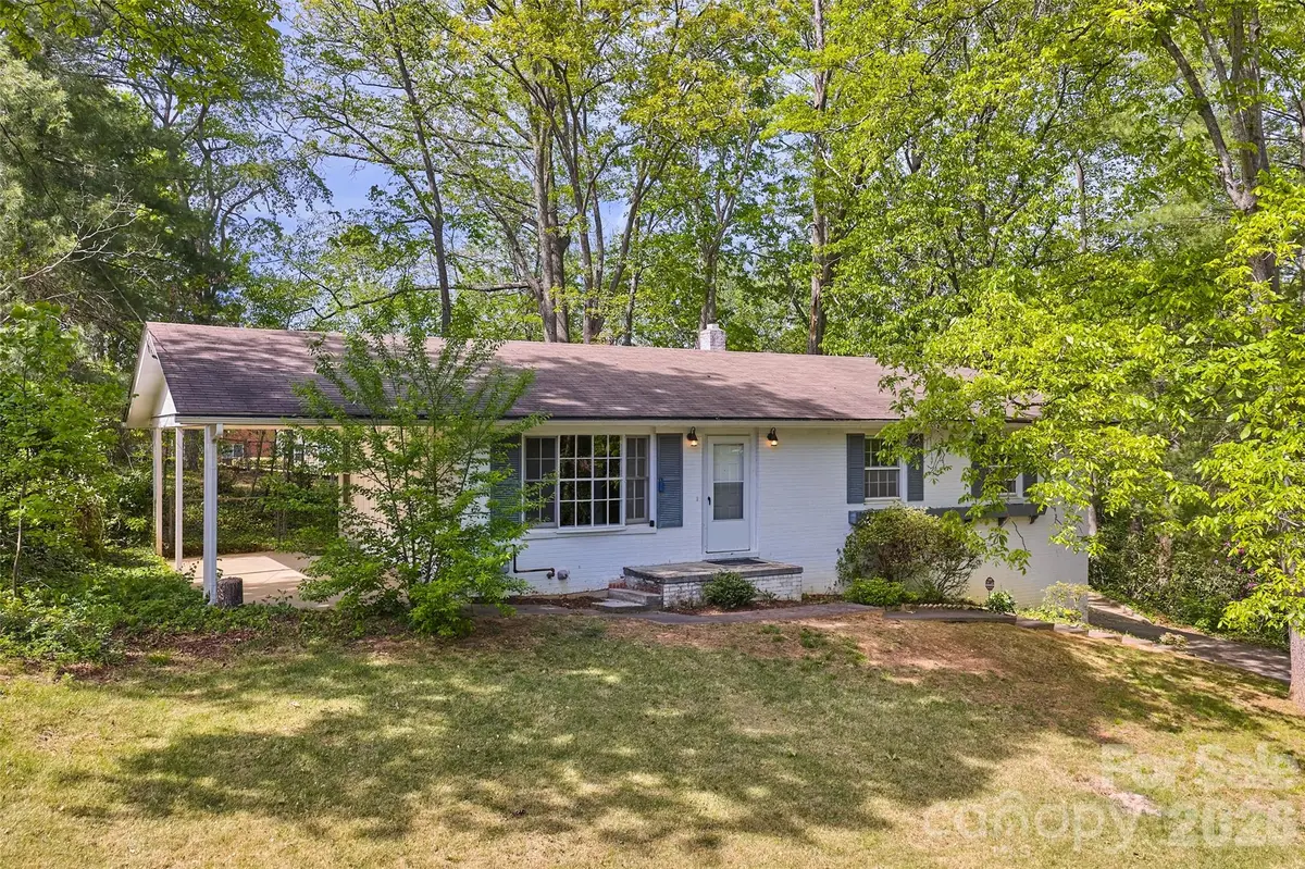 68 Imperial CT, Asheville, NC 28803