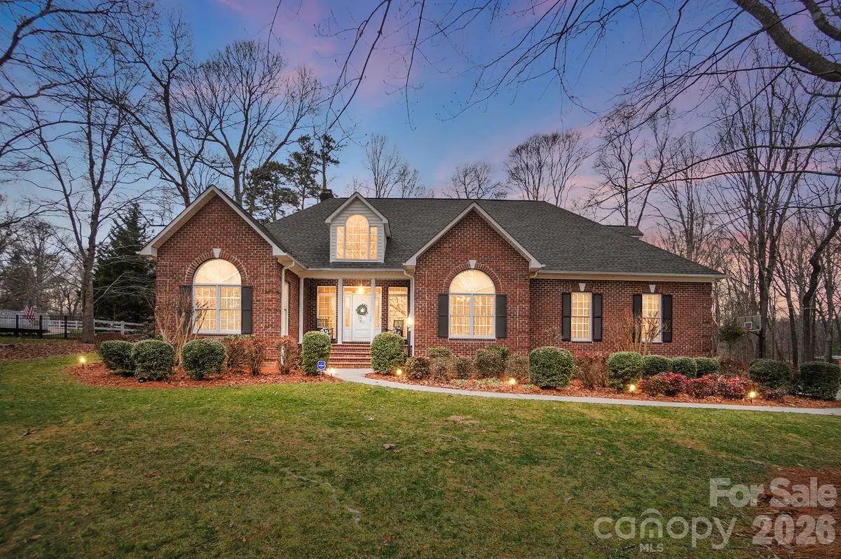 135 Water Oak LN, Stanfield, NC 28163