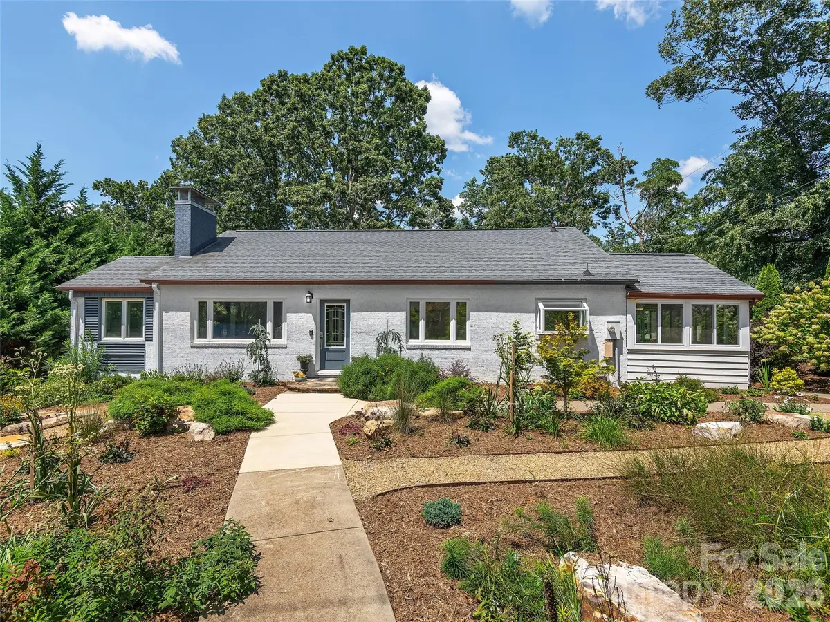29 White Pine DR, Asheville, NC 28805
