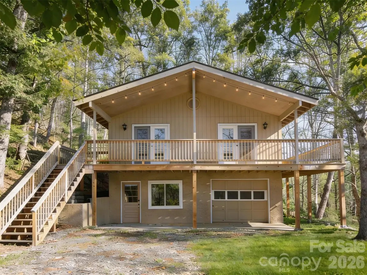 331 River Ridge DR, Burnsville, NC 28714