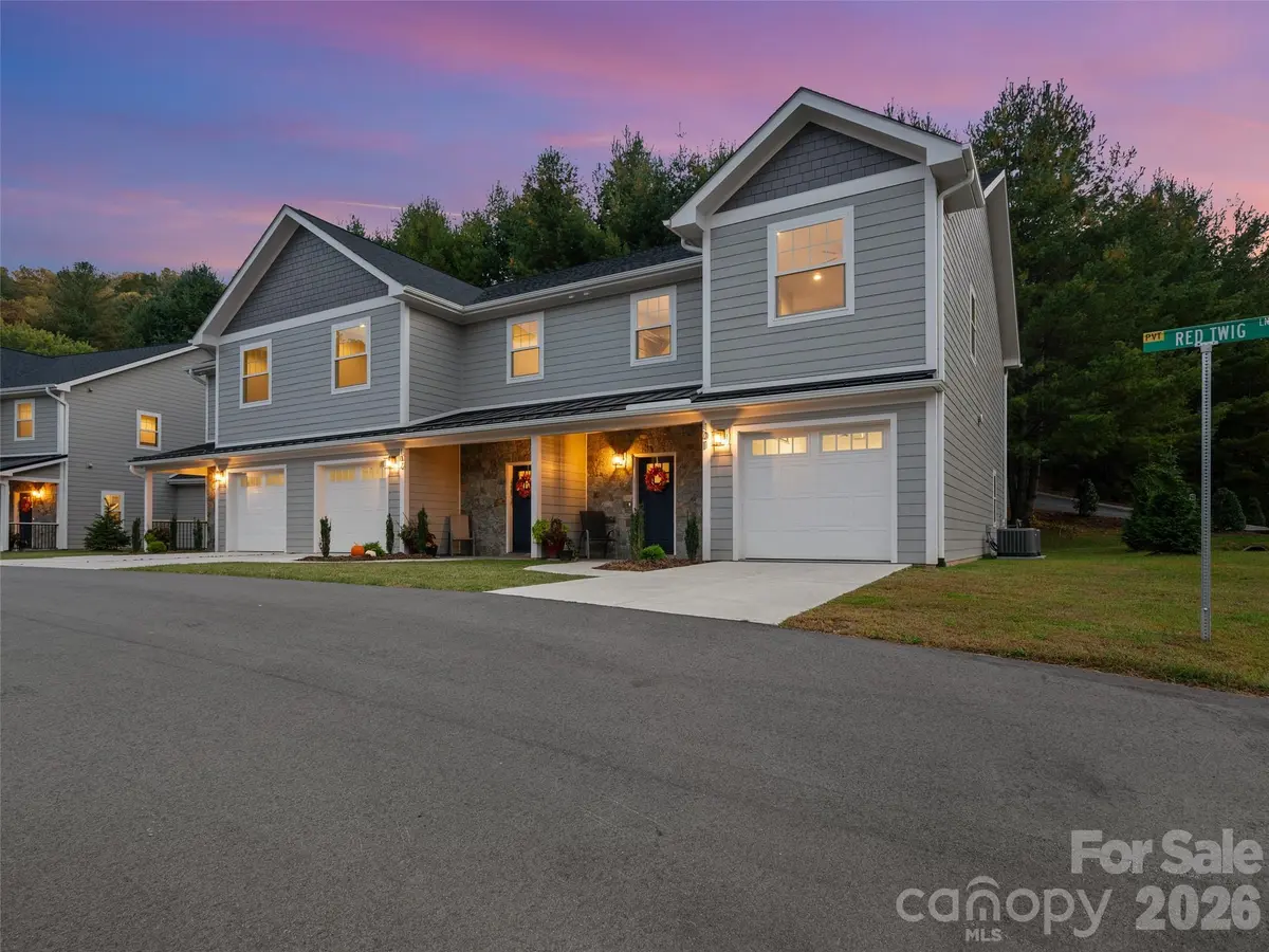 100 Red Twig LN #Unit 101, Burnsville, NC 28704