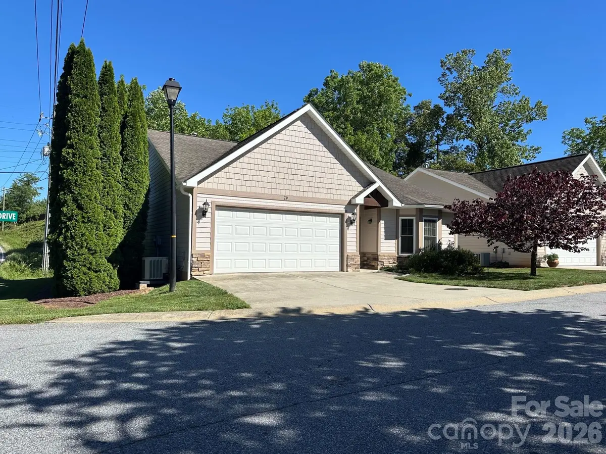 29 Kaylor DR, Arden, NC 28704