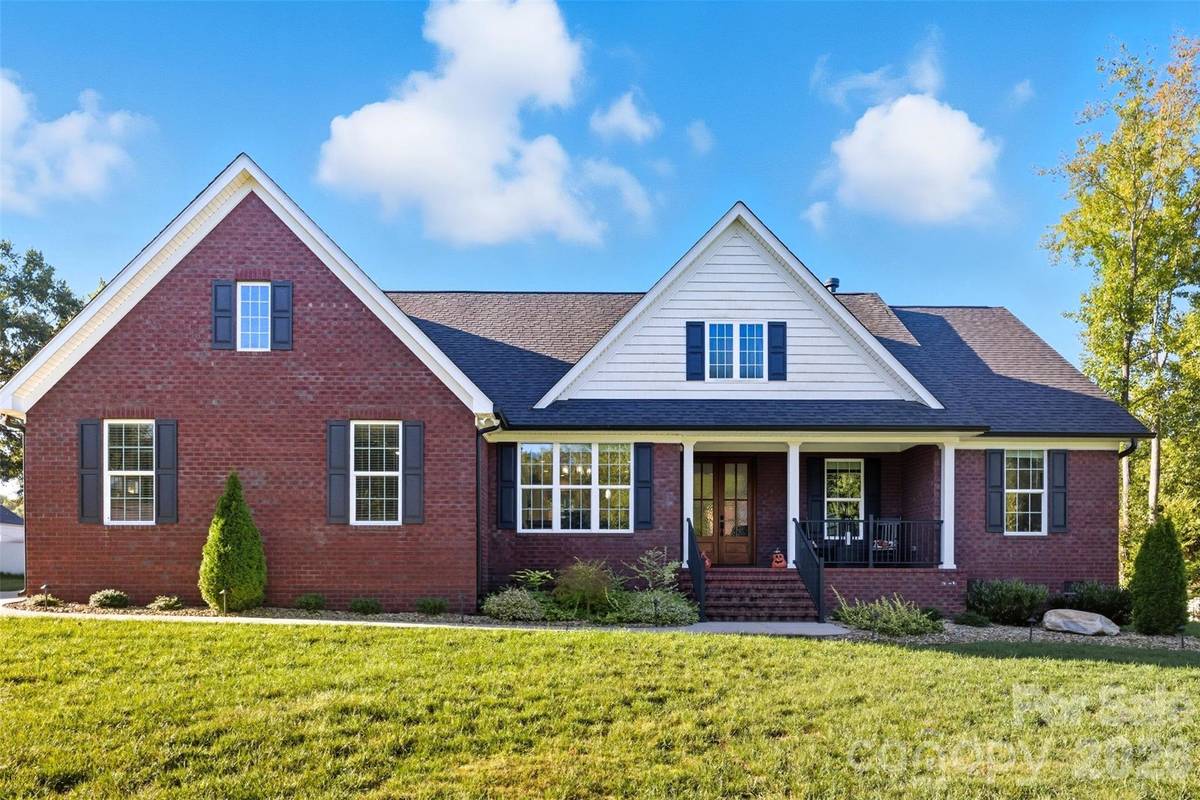 706 Toncin AVE, Bessemer City, NC 28016