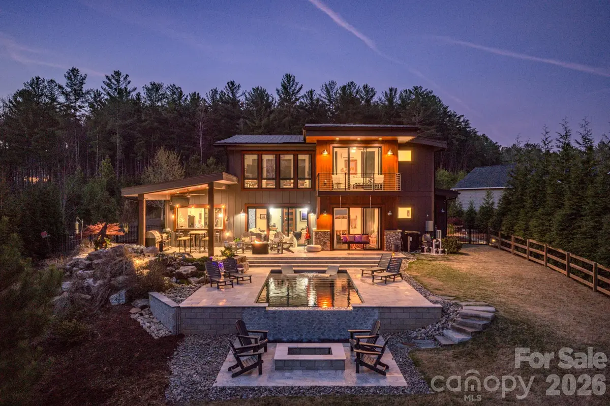 2063 W Bluewater DR, Morganton, NC 28655