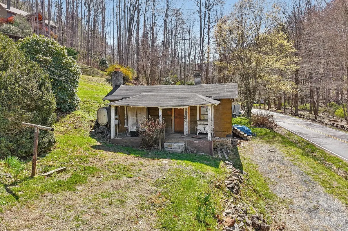 719 Camp Branch RD, Waynesville, NC 28786