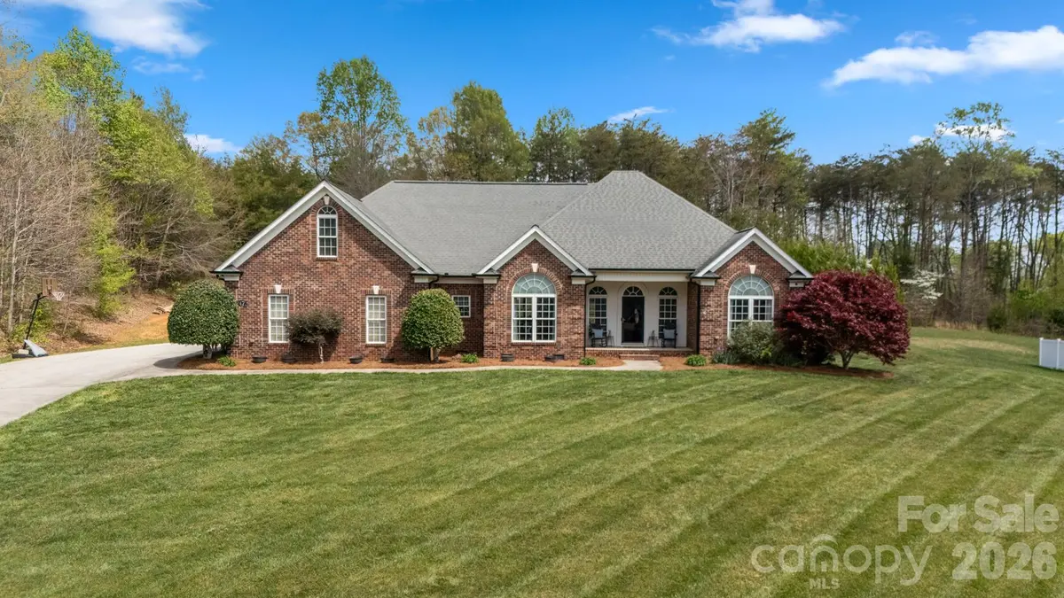 2472 Genelia DR, Claremont, NC 28610