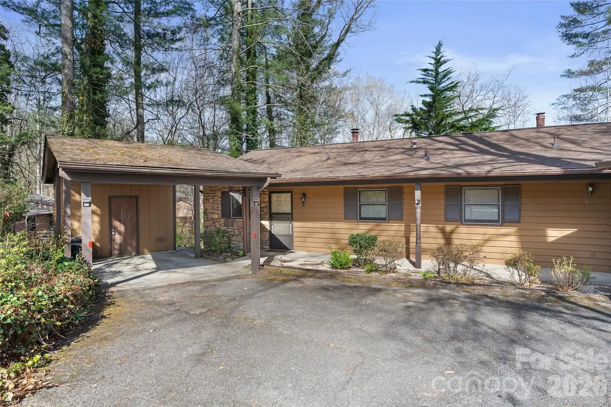 91 Timberlane DR, Etowah, NC 28726