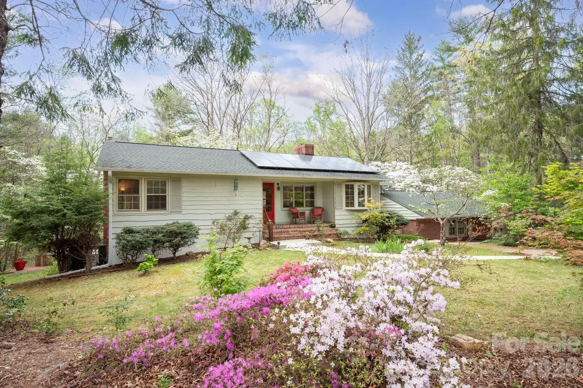 50 Rainbow Ridge RD, Swannanoa, NC 28778