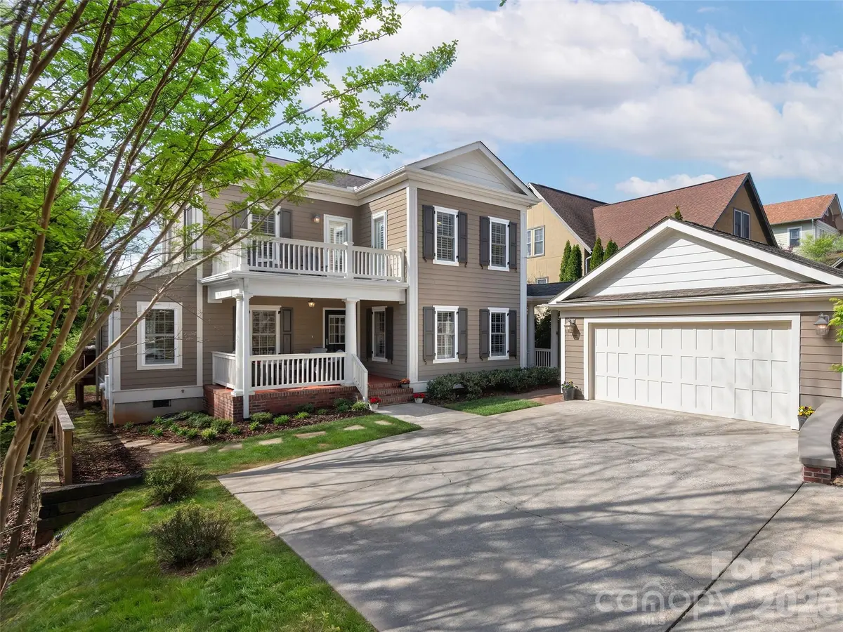 1672 Olmsted DR, Asheville, NC 28803