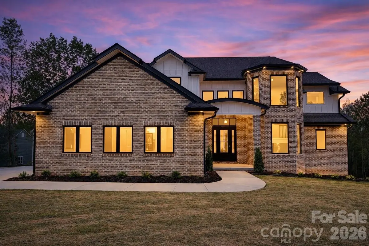 1815 White Fawn LN, Rock Hill, SC 29730