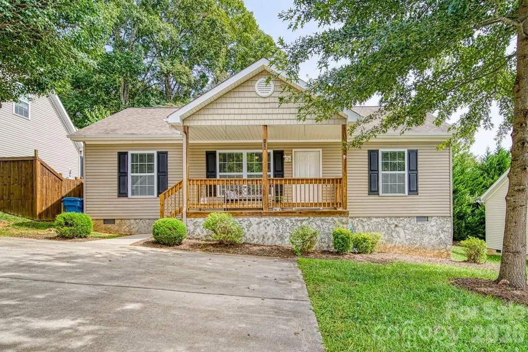 136 Newberry DR, Fletcher, NC 28732