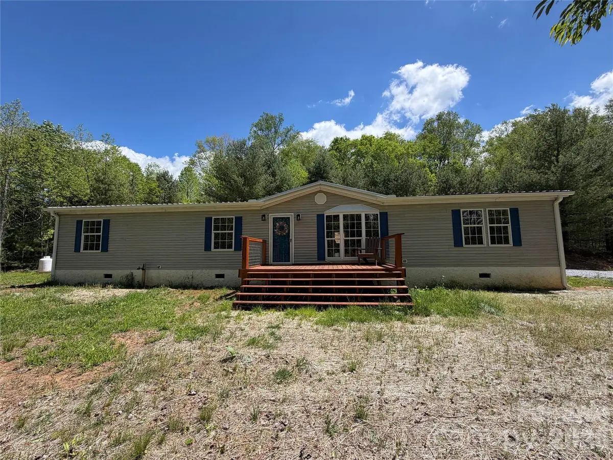 398 Dogwood DR, Bakersville, NC 28705