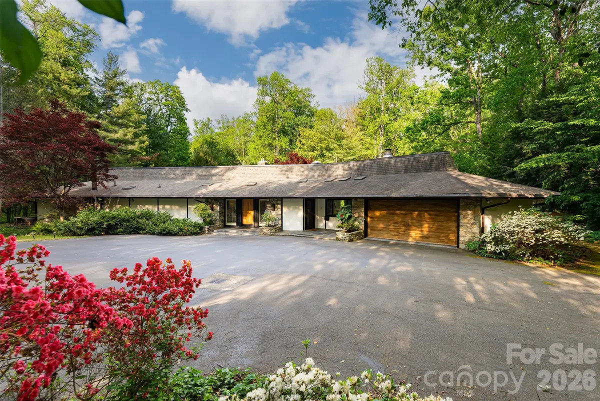 18 Forest RD, Asheville, NC 28803