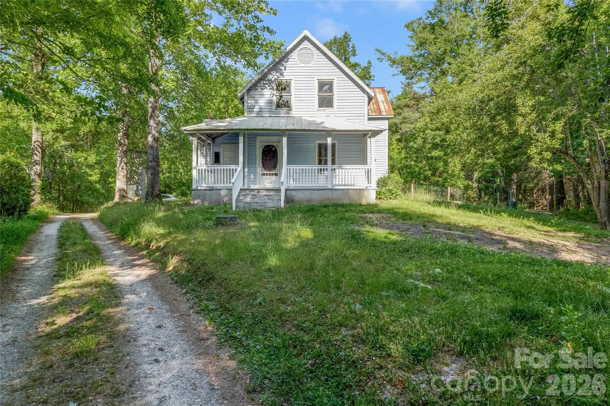 182 Wakti Ridge RD, Saluda, NC 28773
