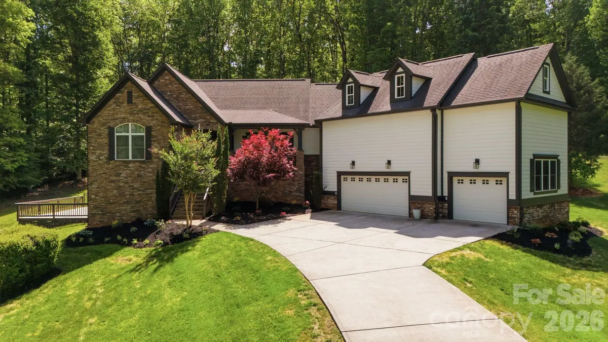 221 Logan Crossing DR, Davidson, NC 28036