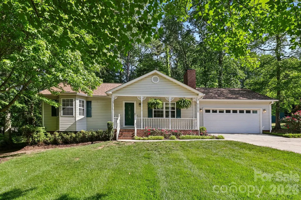 144 Mills Forest LN, Mooresville, NC 28117