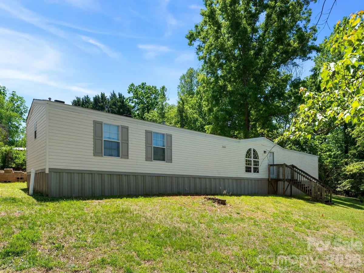 111 Otter Ridge DR, Leicester, NC 28748