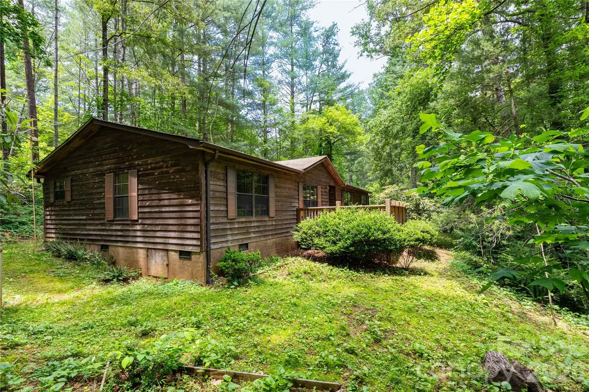1010 Sharon Ridge RD, Fairview, NC 28730